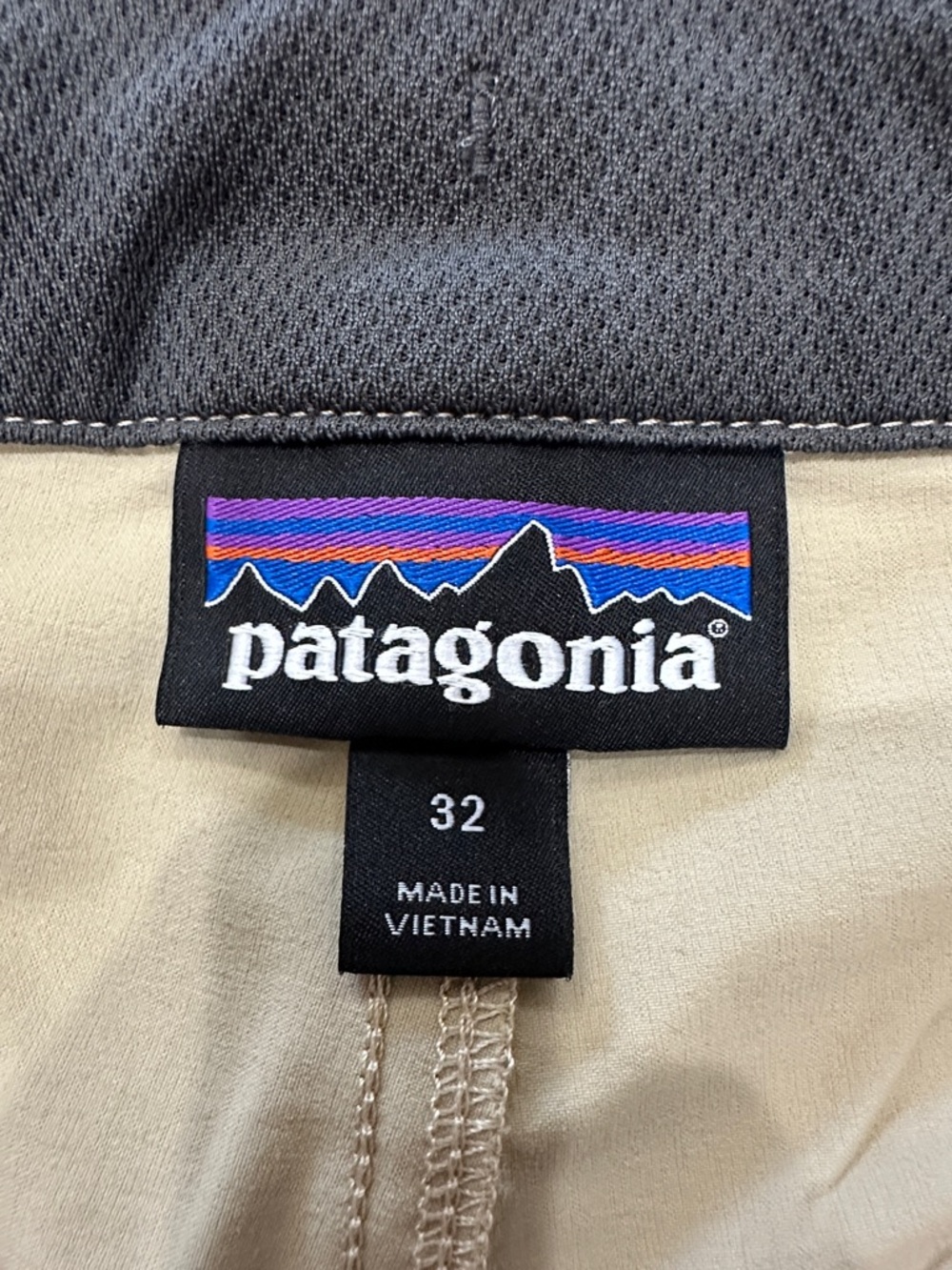 Patagonia Men's Cargo Shorts - Beige/Tan - Picture 3 of 4